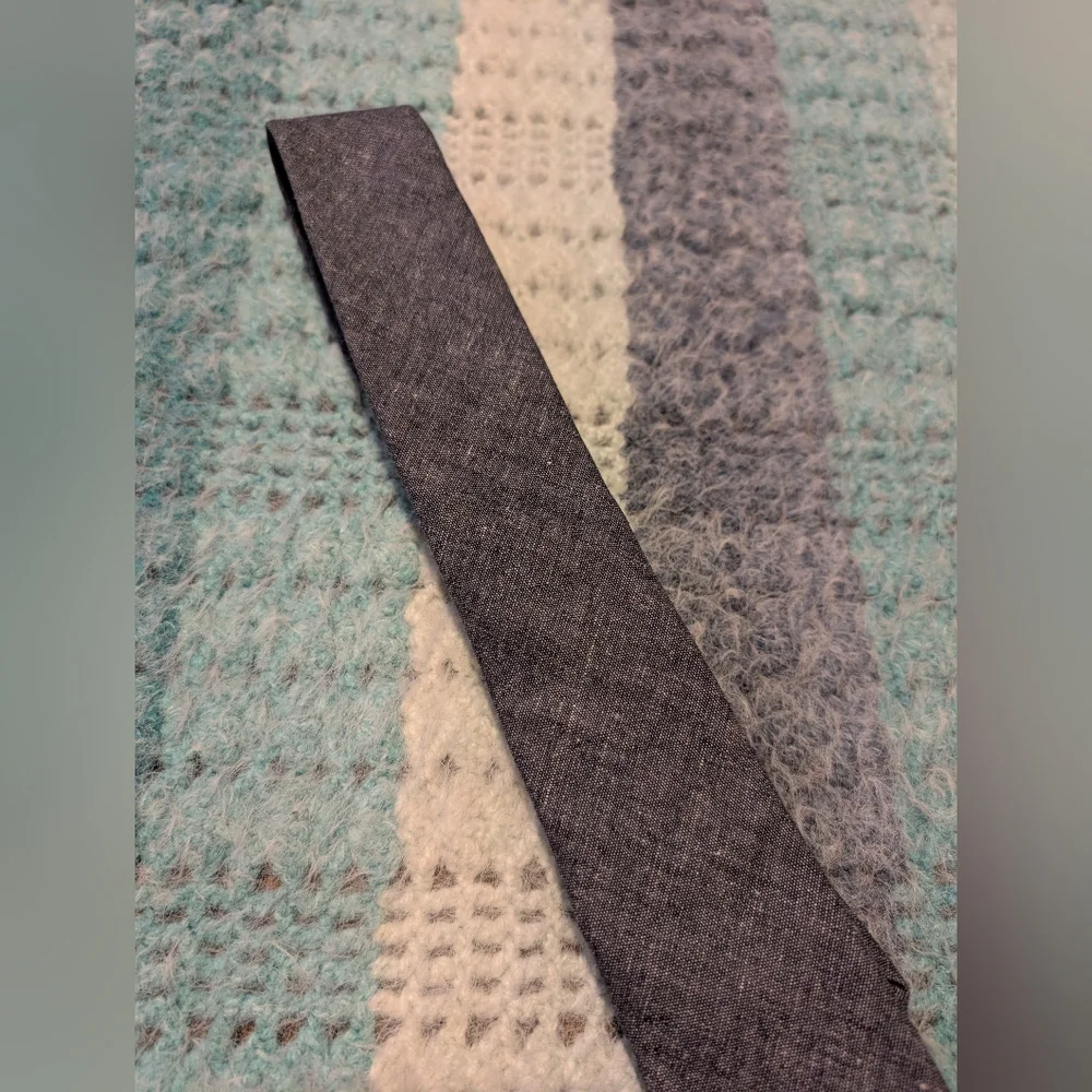Penguin Classic Men's Charcoal Gray Slim Tie Linen Cotton‎ Blend